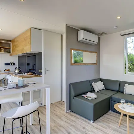 5p 2bdrms Aircon Camping