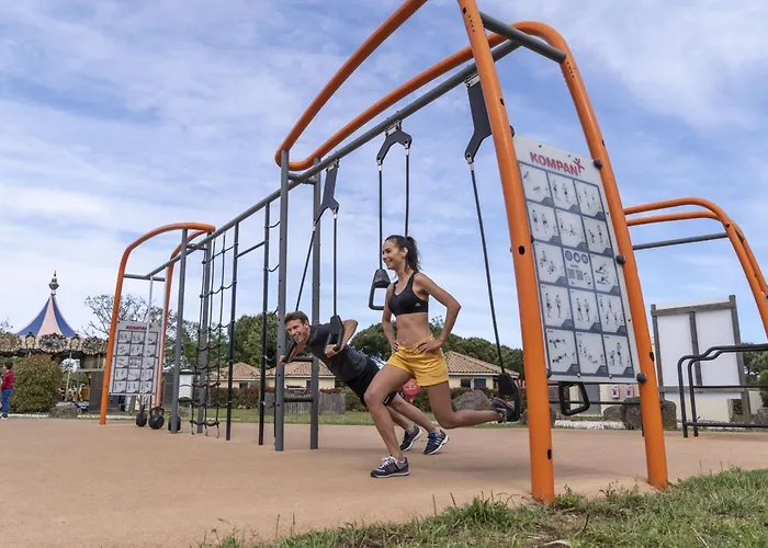 5p 2bdrms Aircon Camping *