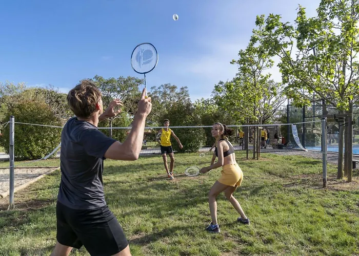 5p 2bdrms Aircon Camping